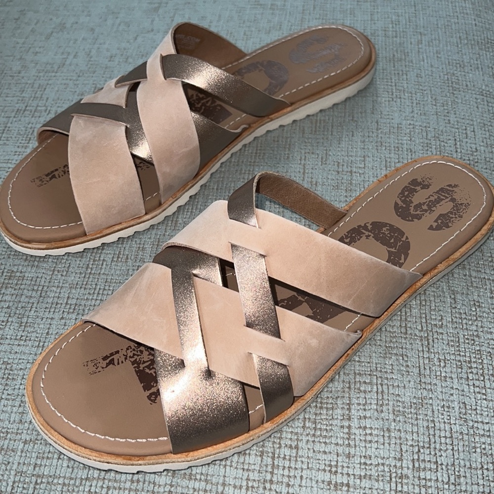 SOREL Ella Slide Leather sandals, size 9, Brand New
